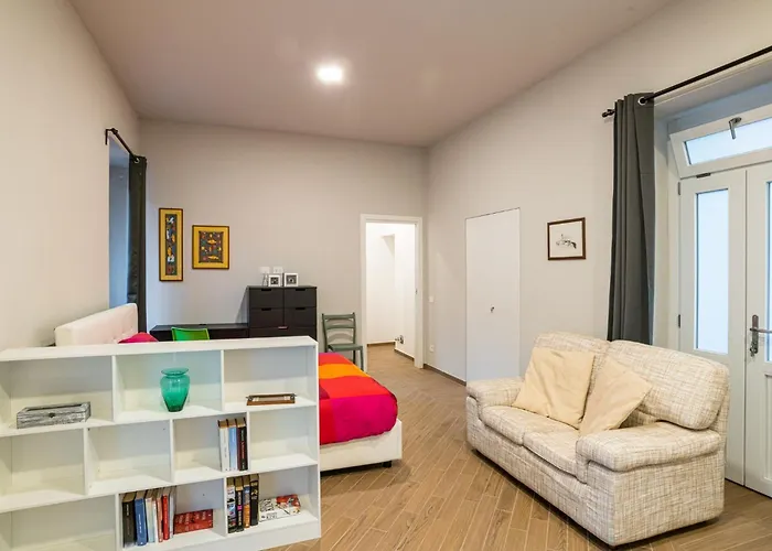 Guesthost - Al Civico 4 - Comfy Studio-flat *