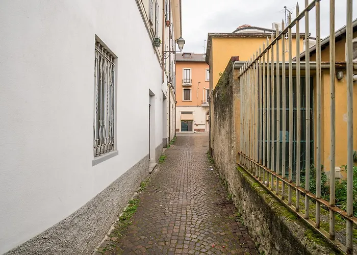 Guesthost - Al Civico 4 - Comfy Studio-flat شقة ليكو