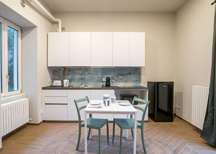Guesthost - Al Civico 4 - Comfy Studio-flat شقة ليكو